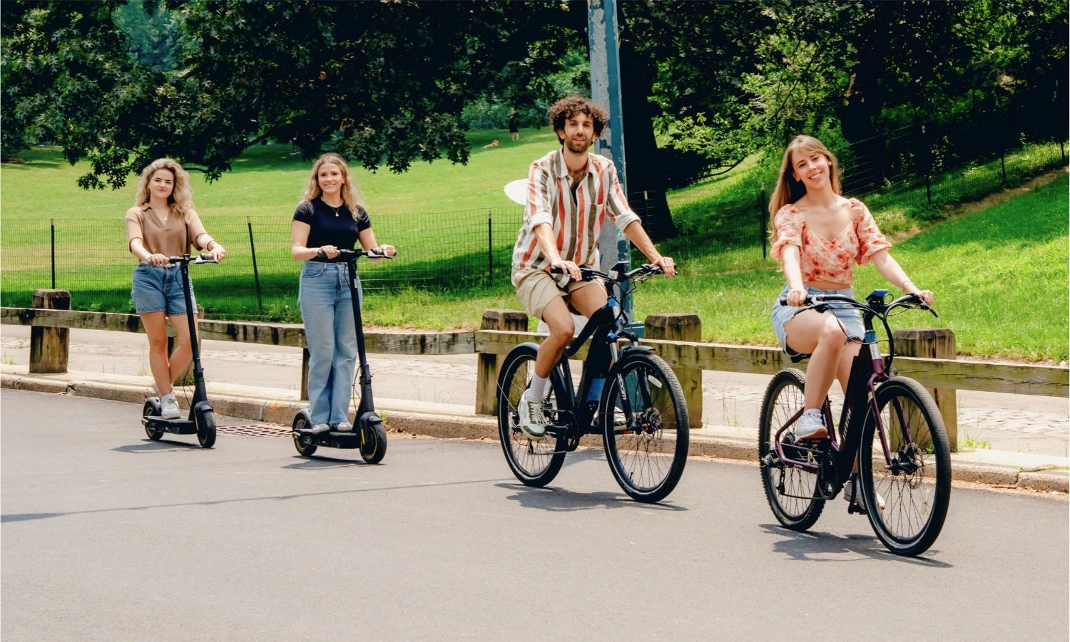 Summer bike couple